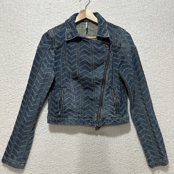 Free People Punched Denim Moto Jacket Herringbone Blue Jean Biker Women's Size 4 - Picture 1 of 14